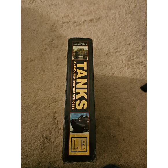 A Complete Illustrated Guide to Tanks & Armored Fighting Vehicles Book Set - Picture 10 of 16